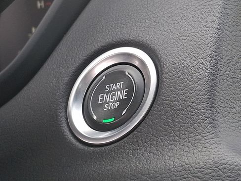 Certified 2023 Cadillac XT4 Luxury w/ Cold Weather Package image 24