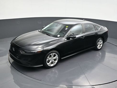 Used 2023 Honda Accord LX image 16