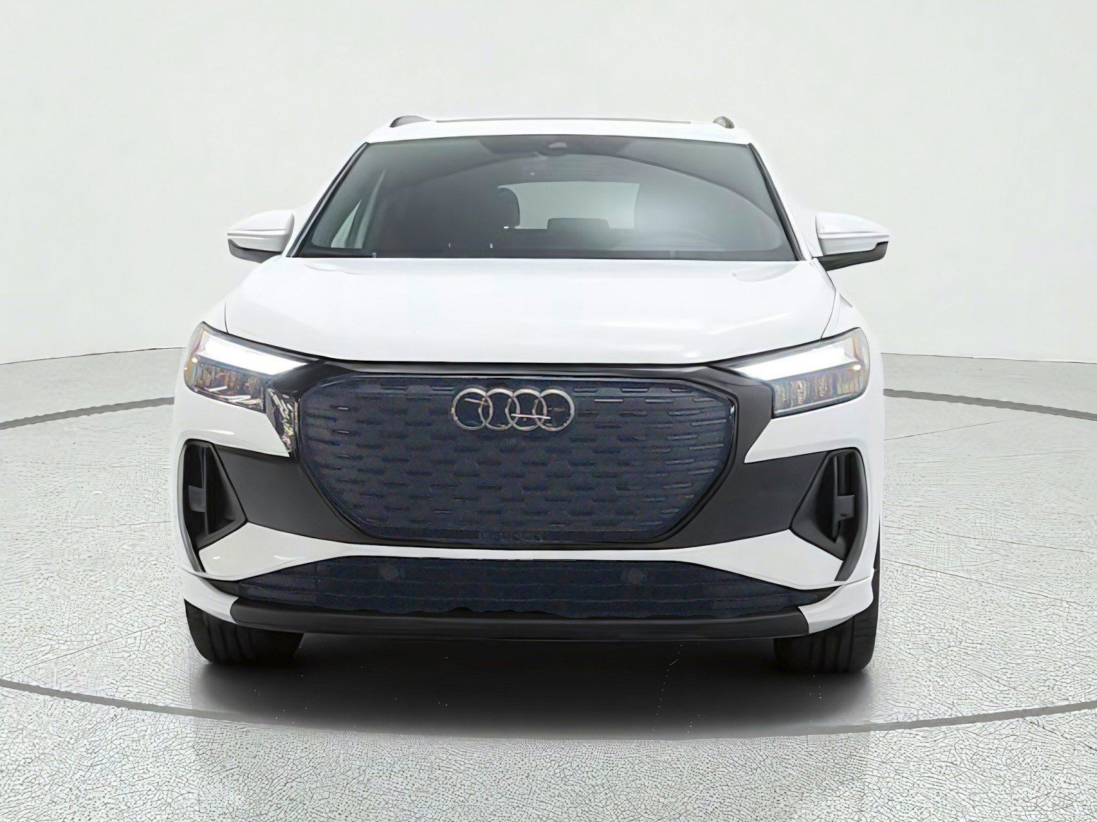 Used 2024 Audi Q4 e-tron Premium Plus w/ Premium Plus AWD/4WD image 2