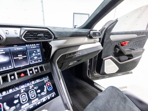 Used 2023 Lamborghini Urus Performante image 52