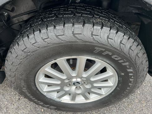 Used 2010 Mercury Mariner Premier FWD image 9