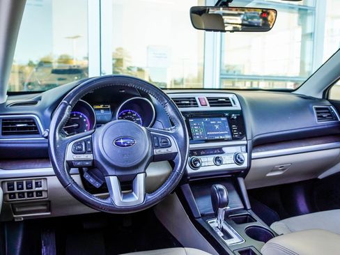Used 2017 Subaru Outback 2.5i Limited image 5
