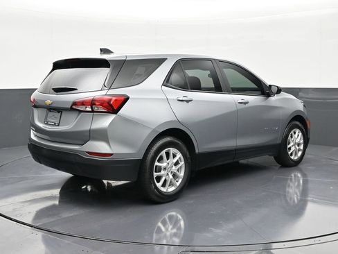 Used 2023 Chevrolet Equinox LS FWD image 5