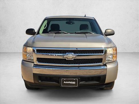 Used 2007 Chevrolet Silverado 1500 W/T RWD image 2