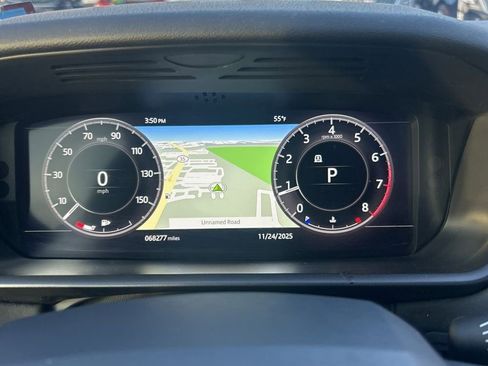 Used 2020 Land Rover Discovery Landmark image 9