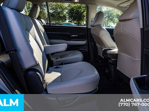 Used 2026 Toyota Grand Highlander AWD image 23