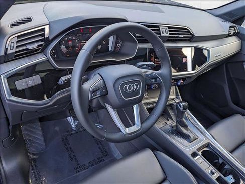 New 2025 Audi Q3 2.0T Premium image 9