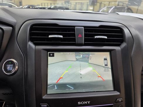 Used 2018 Ford Fusion Titanium FWD image 30