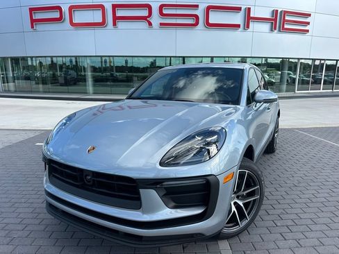 Used 2026 Porsche Macan AWD/4WD image 1