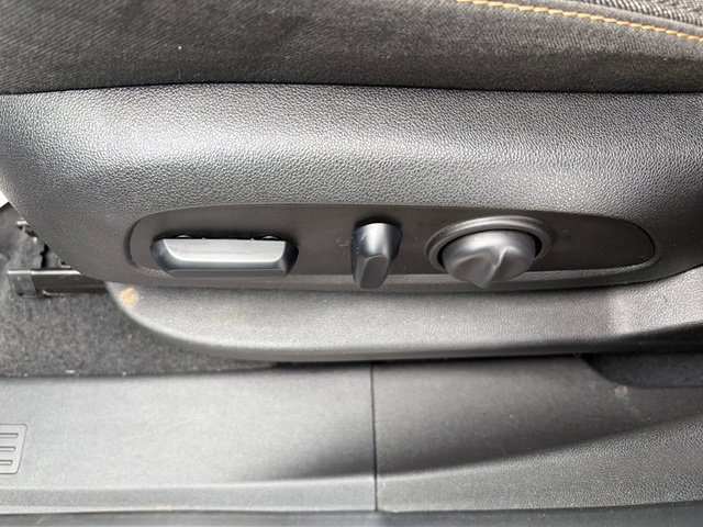 Used 2020 Chevrolet Equinox LT FWD image 16