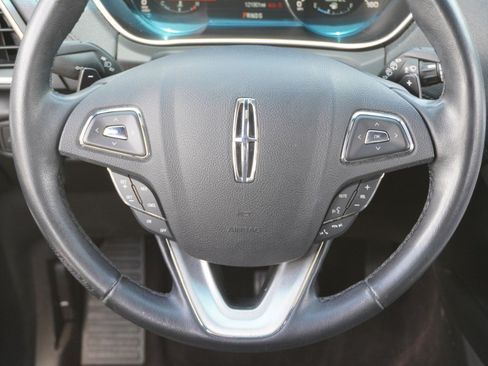 Used 2016 Lincoln MKX Premiere w/ Cargo Accessories Package FWD image 29