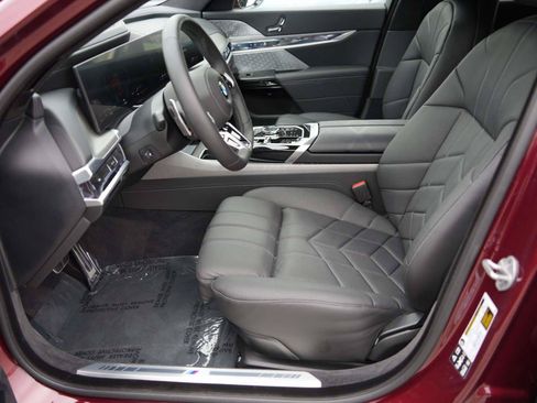 Used 2026 BMW 760i xDrive AWD/4WD image 18