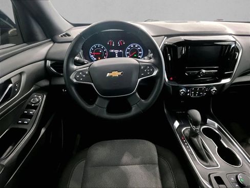 Used 2023 Chevrolet Traverse LT FWD image 7