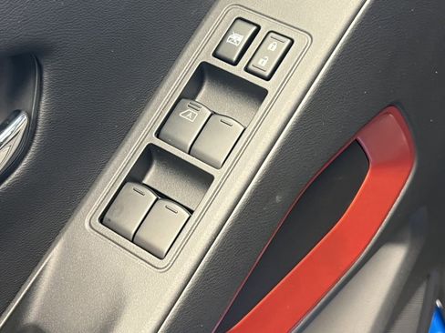 Used 2025 Nissan Frontier PRO-4X image 16