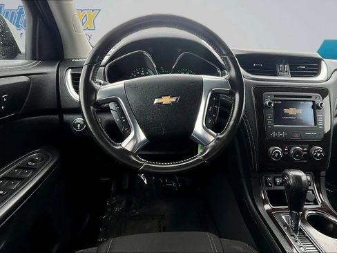 Used 2017 Chevrolet Traverse LT w/ Style and Technology Package AWD/4WD image 12