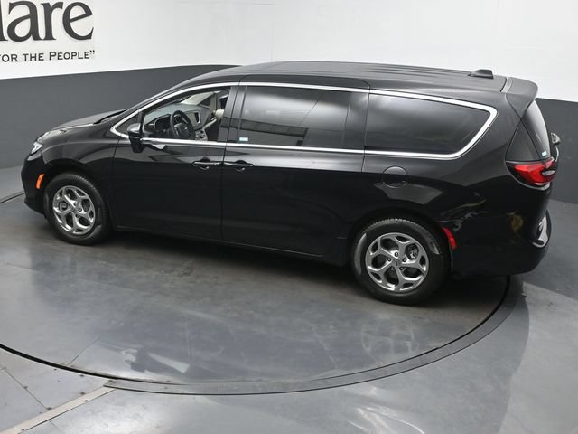 Used 2024 Chrysler Pacifica Limited AWD/4WD image 46
