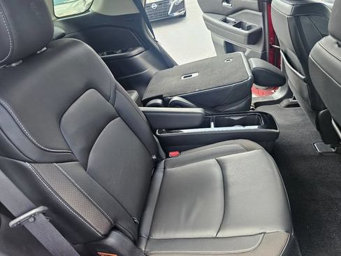 Used 2023 Nissan Pathfinder SL w/ SL Premium Package FWD image 14