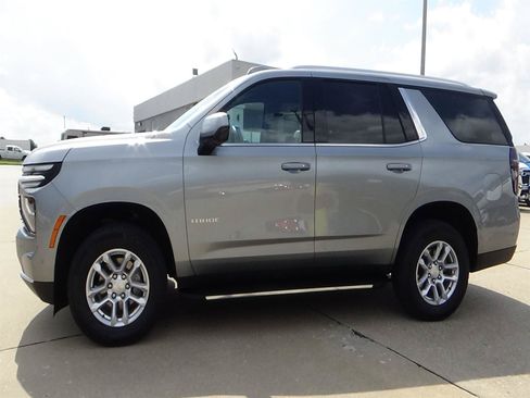 Used 2025 Chevrolet Tahoe LT AWD/4WD image 1