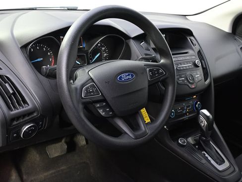 Used 2016 Ford Focus SE FWD image 11