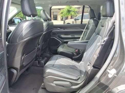 Used 2022 Jeep Grand Cherokee L Limited AWD/4WD image 18