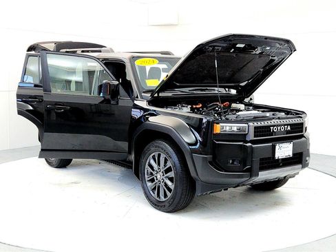 Used 2024 Toyota Land Cruiser image 9
