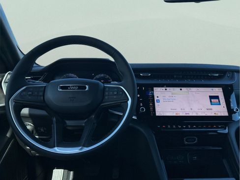 New 2026 Jeep Grand Cherokee Limited RWD image 10
