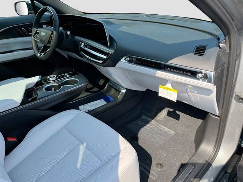 New 2026 Cadillac Lyriq Sport w/ LPO, Floor Liner Package image 30