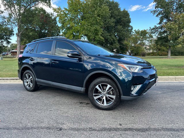 Used 2018 Toyota RAV4 XLE FWD image 2