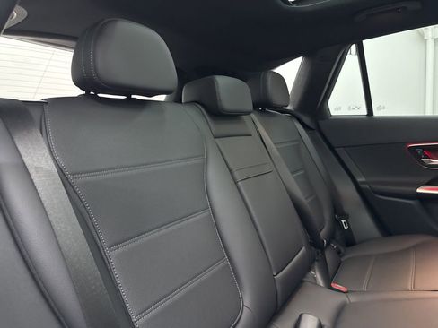 Used 2026 Mercedes-Benz GLC 300 image 26