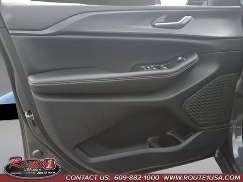 Used 2024 Jeep Grand Cherokee Laredo X AWD/4WD image 26