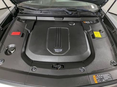 Used 2024 Cadillac Lyriq Tech RWD image 34