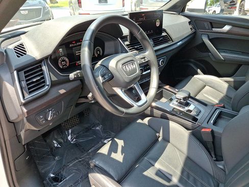 Used 2022 Audi Q5 2.0T Premium Plus w/ Premium Plus Package AWD/4WD image 16