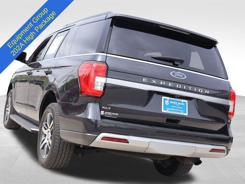 Used 2022 Ford Expedition XLT AWD/4WD image 3