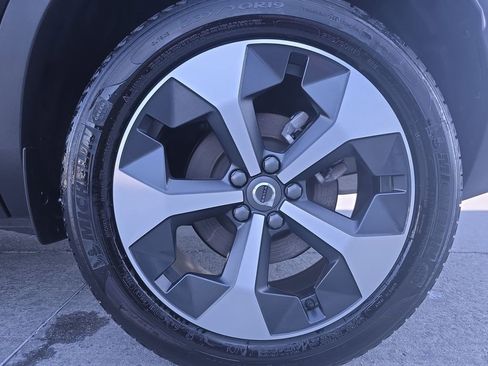 Used 2025 Volvo XC40 B5 Plus AWD/4WD image 36