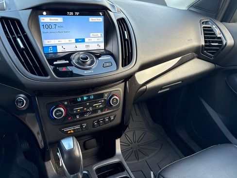 Used 2019 Ford Escape Titanium AWD/4WD image 9