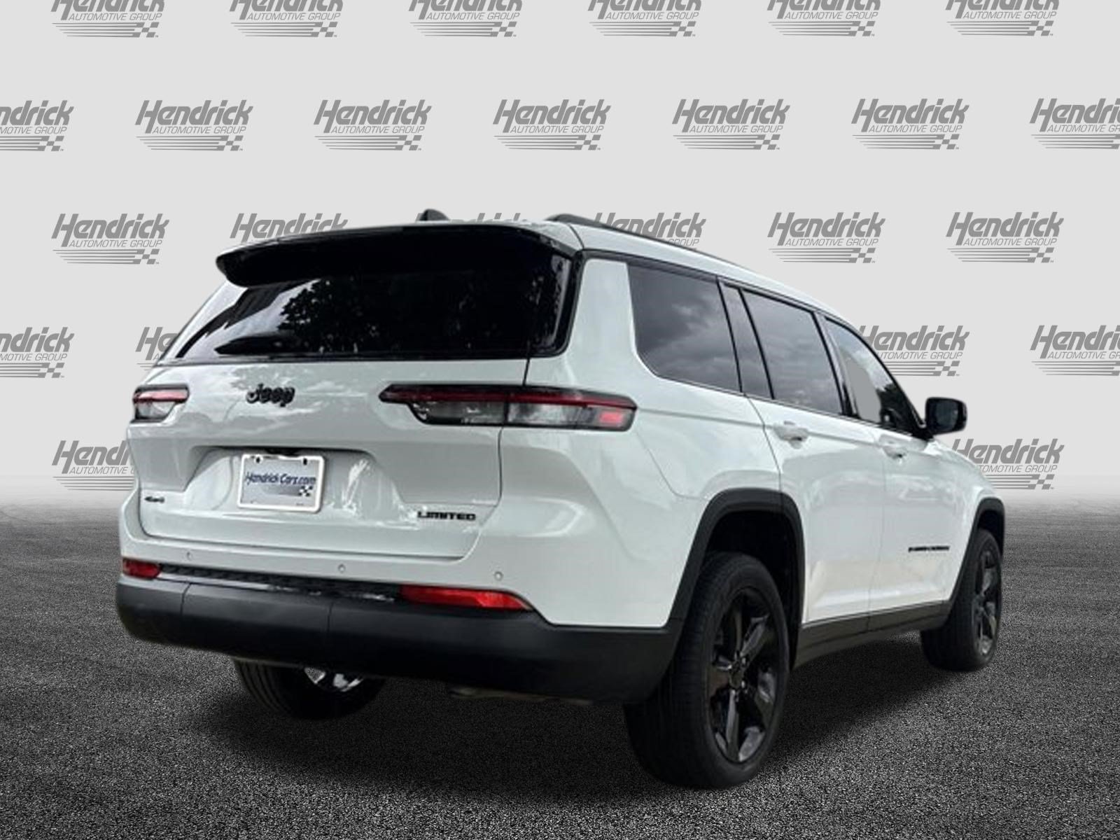 Used 2024 Jeep Grand Cherokee L Limited w/ Black Appearance Package AWD/4WD image 10