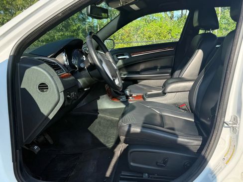 Used 2014 Chrysler 300 300 Sedan 4D w/ Driver Convenience Group image 10