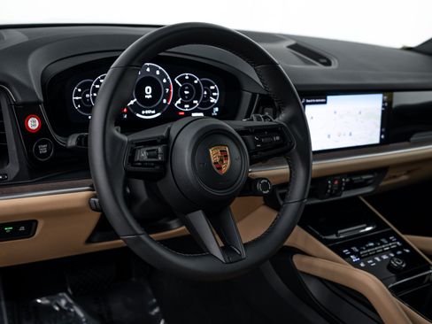 Certified 2026 Porsche Cayenne AWD/4WD image 16