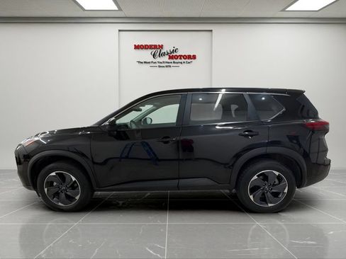 Used 2024 Nissan Rogue SV FWD image 4
