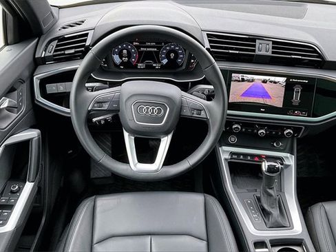 Used 2025 Audi Q3 2.0T Premium w/ Convenience Package image 5