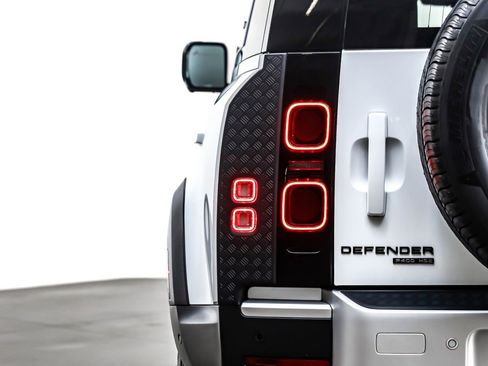 Used 2020 Land Rover Defender 110 HSE image 15