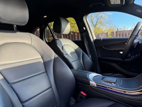 Used 2022 Mercedes-Benz GLC 300 4MATIC image 32