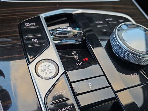 Used 2024 BMW X7 M60i w/ Executive Package image 16