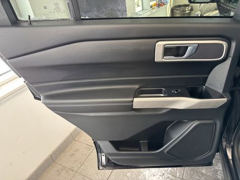 Used 2022 Ford Explorer XLT w/ Equipment Group 202A image 19
