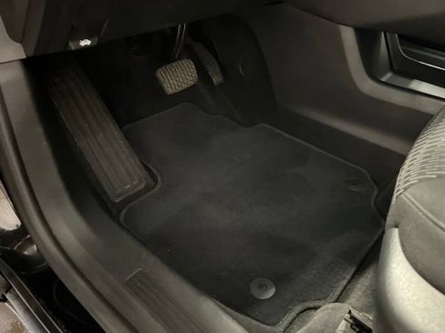 Used 2025 Chevrolet Equinox LT AWD/4WD image 10