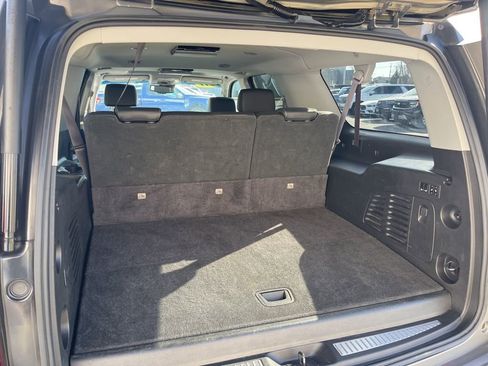 Used 2017 Chevrolet Suburban Premier image 16