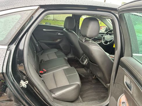 Used 2015 Chevrolet Impala LT FWD image 10