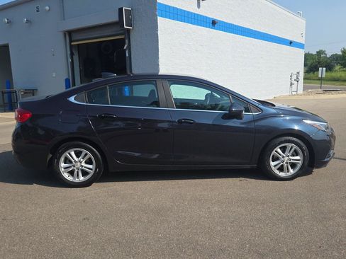 Used 2016 Chevrolet Cruze LT w/ Convenience Package FWD image 7