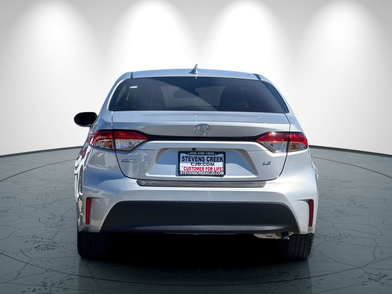 Used 2024 Toyota Corolla LE FWD image 5