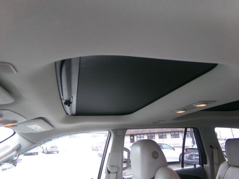 Used 2016 Buick Enclave Premium w/ Experience Buick Package image 31